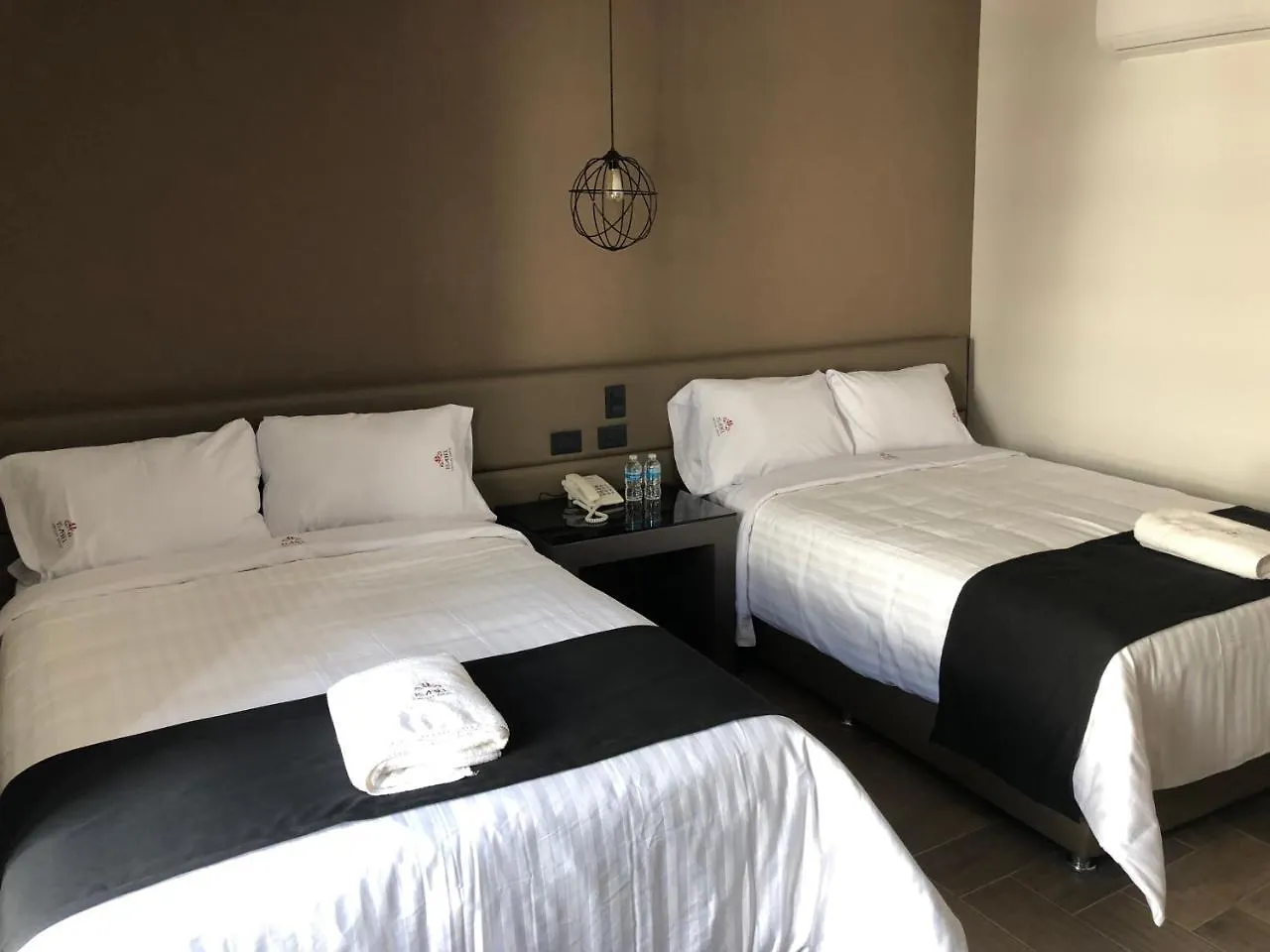 Hotel Isabel Puebla 4*,