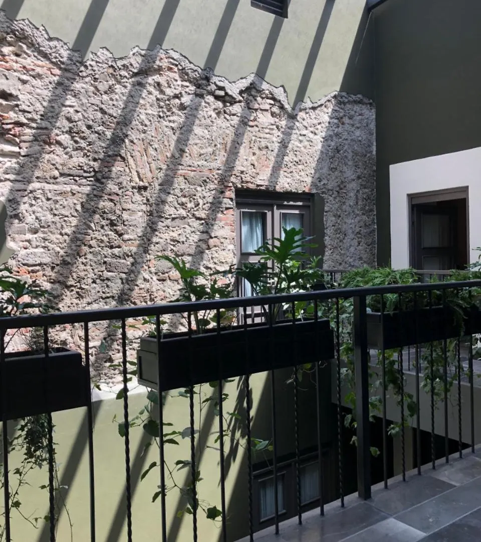 Hotel Isabel Puebla 4*,
